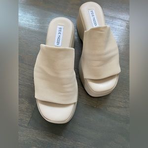 Steve Madden Beige Platform Slides